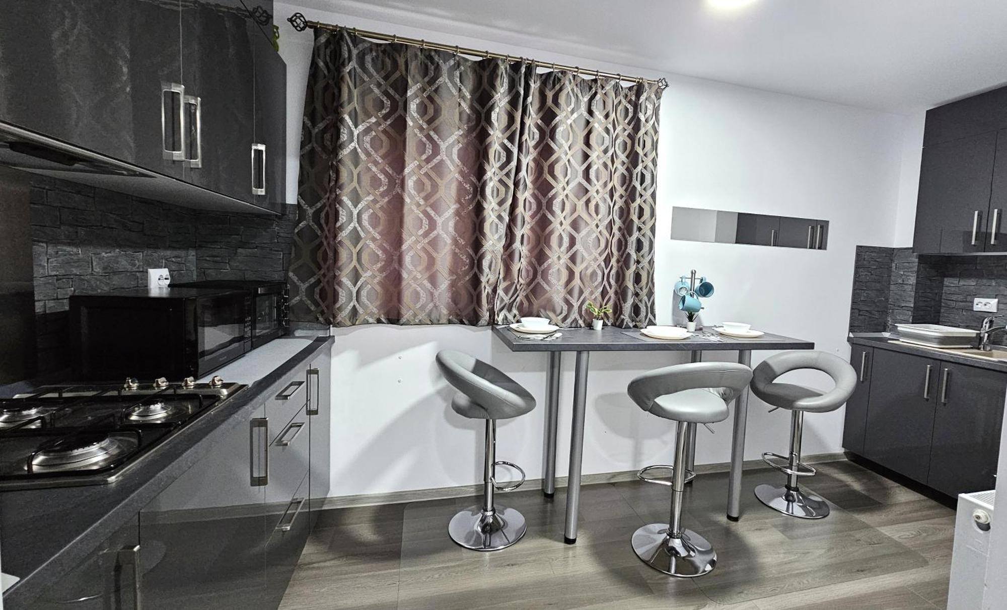Spoil Yourself With Style, Comfort And Luxury - Tony'S Studios Luxury Pitesti Luaran gambar